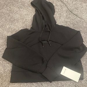 Lululemon get centered crop hoodie